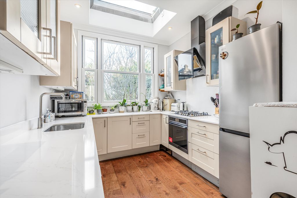 Additional image 3 of 3 bed flat to rentFriars Stile Road, Richmond TW10