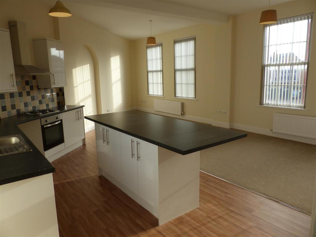 Flat 1, 1-3 Pershore Road South