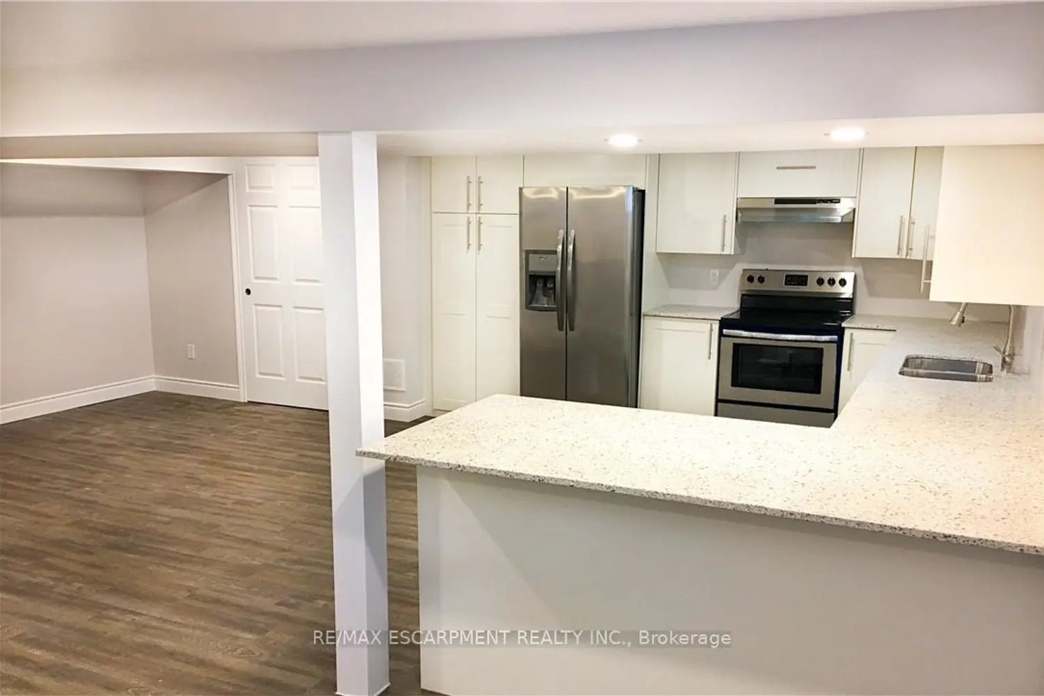 Additional image 17 of 557 Lake Street