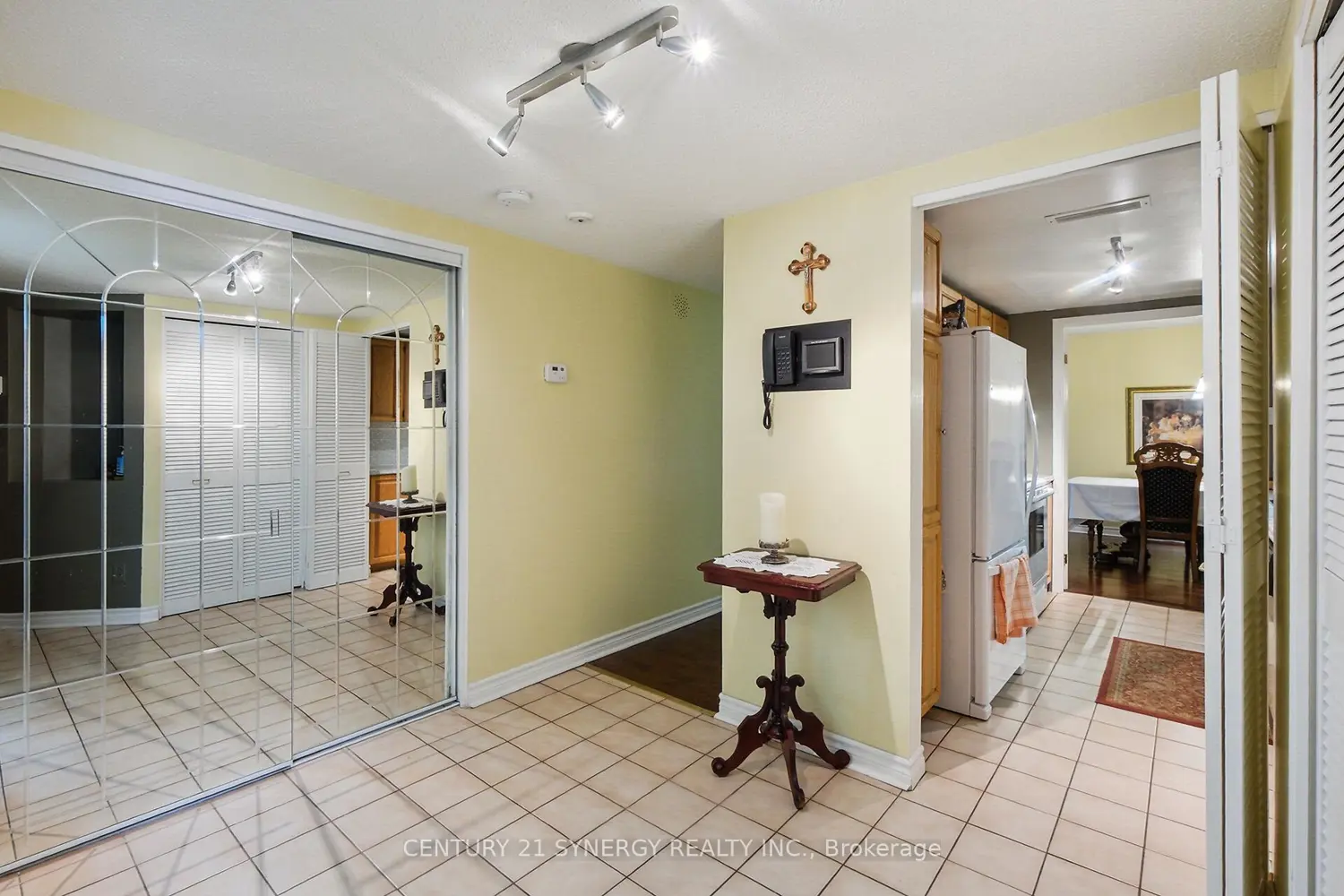 295 Gilmour Street 104 photo 4