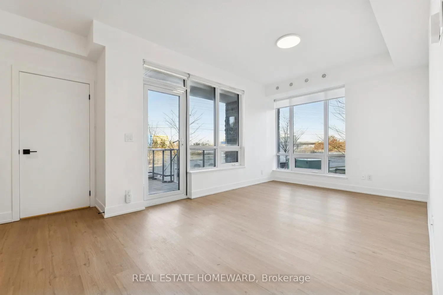 Additional image 4 of 1245 Bayly Street 21