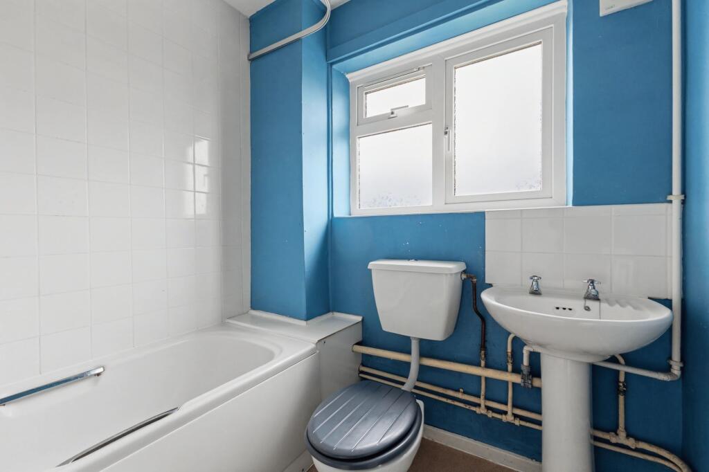 Additional image 12 of Seggs Lane, Alcester, B49