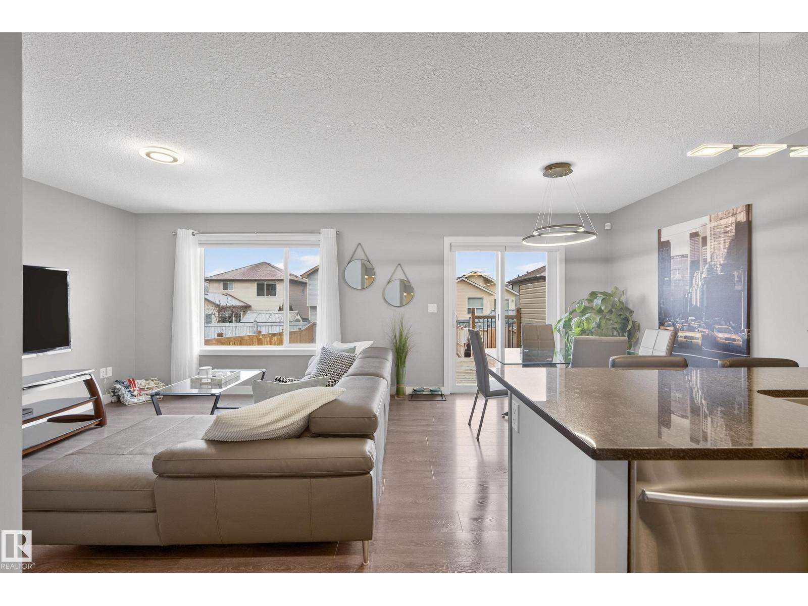 Additional image 5 of 9439 209 Street NW, Edmonton, AB, T5T7J5