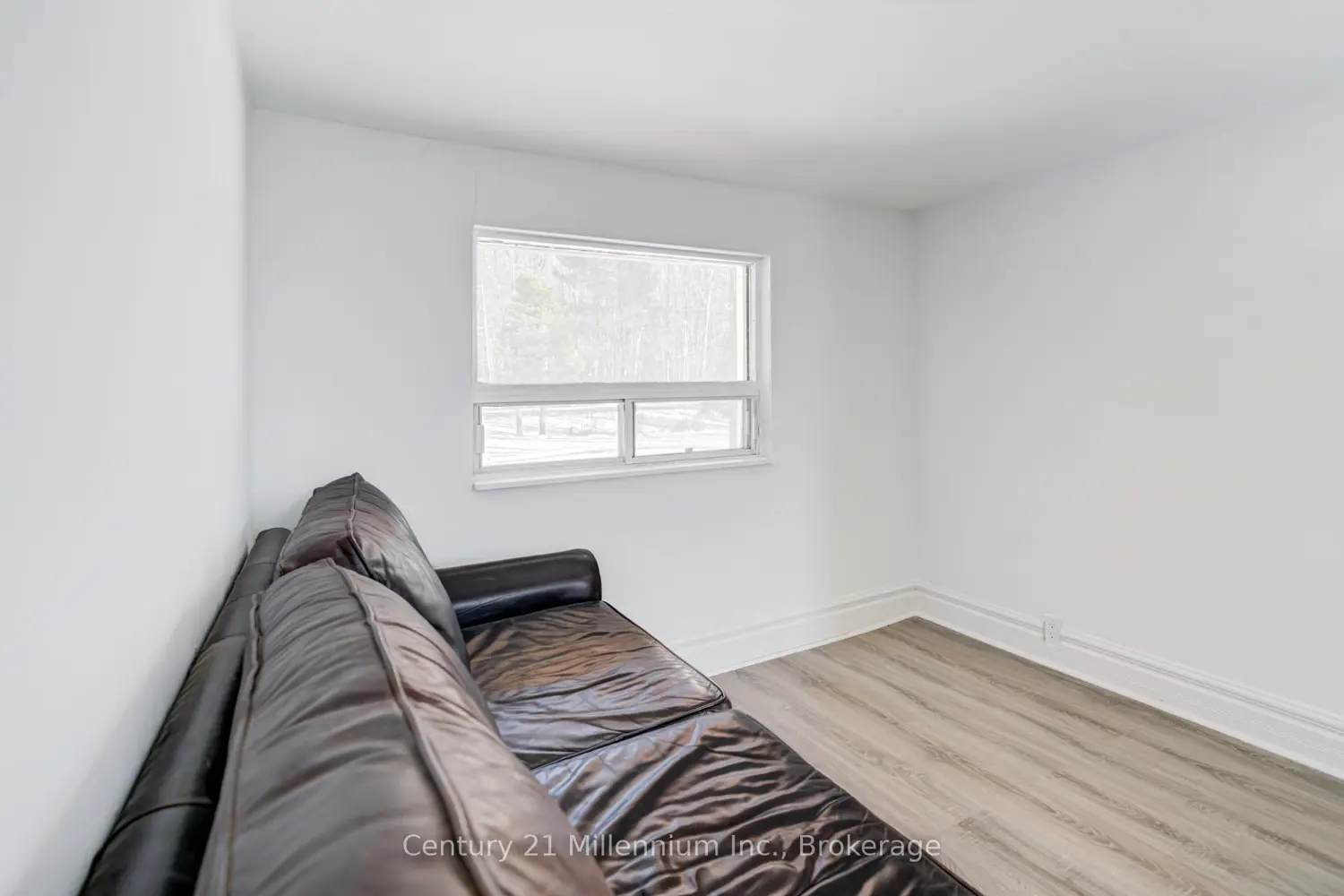 Additional image 6 of 303240 33 Side Road