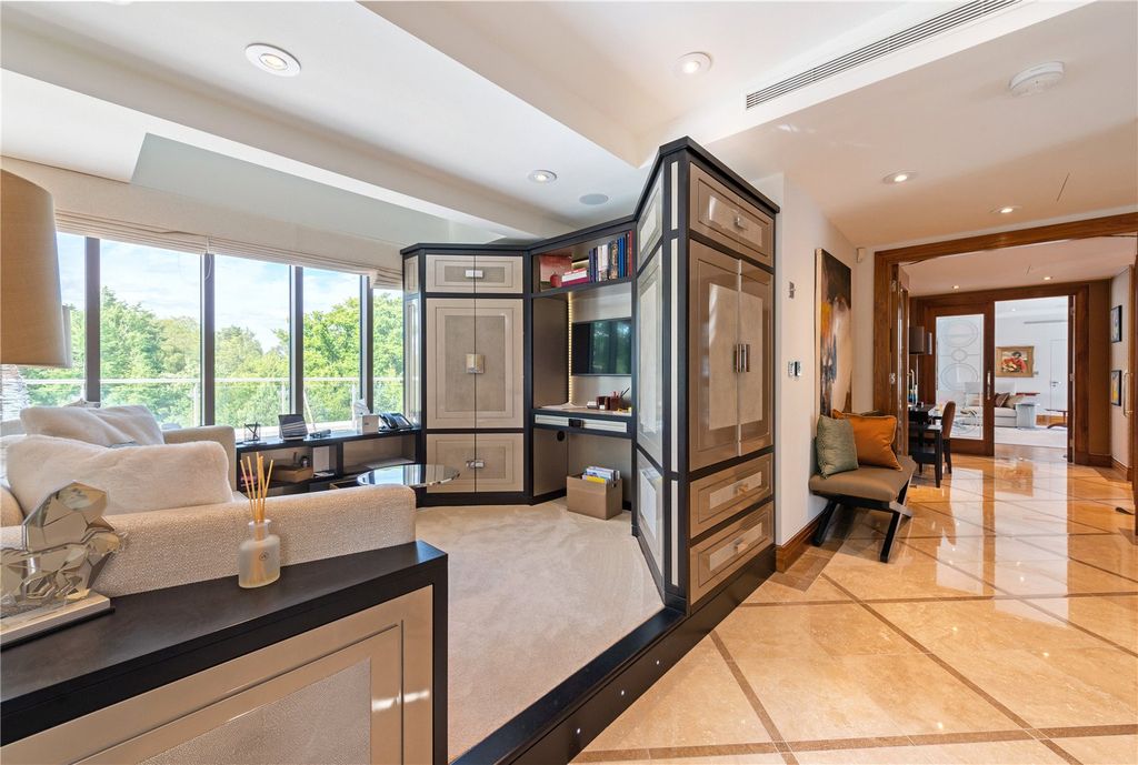 Additional image 8 of 3 bed flat to rentCharters Garden House, Charters Road, Sunningdale SL5
