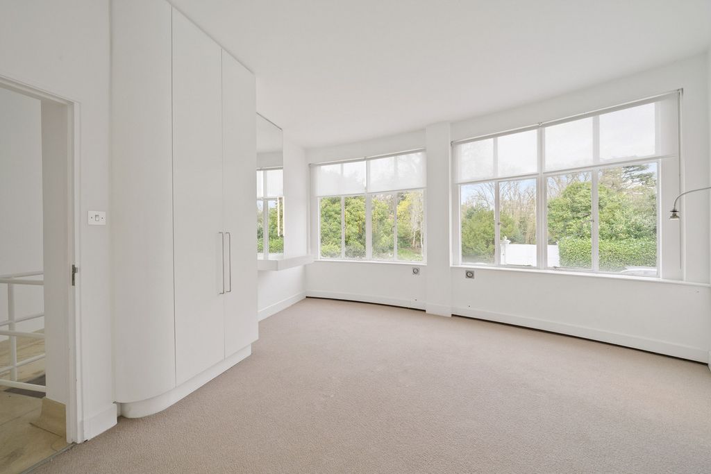 Additional image 33 of 6 bed country house to rentSt. Anns Hill Road, Chertsey KT16