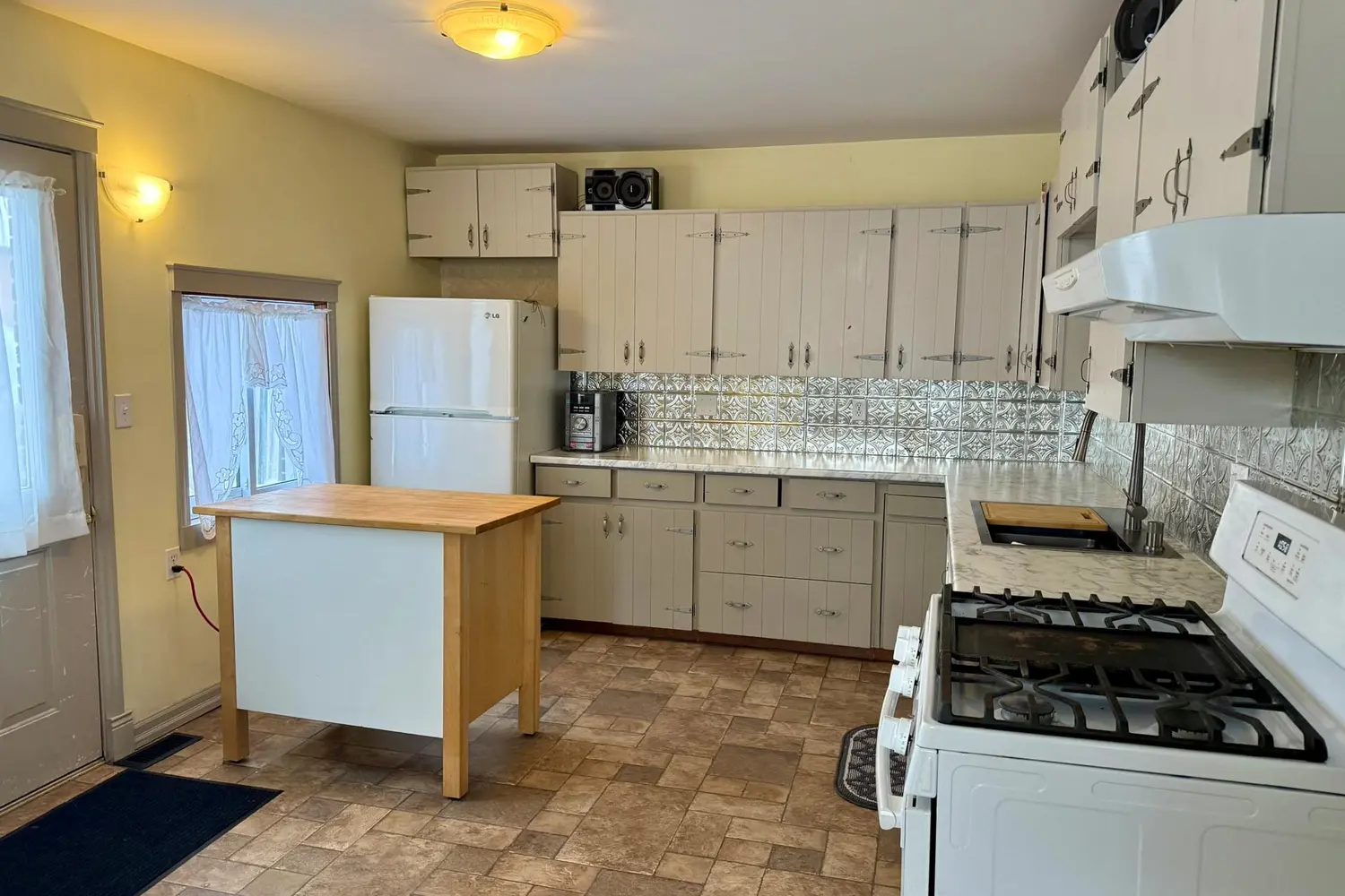 Additional image 4 of 378 11Th Street