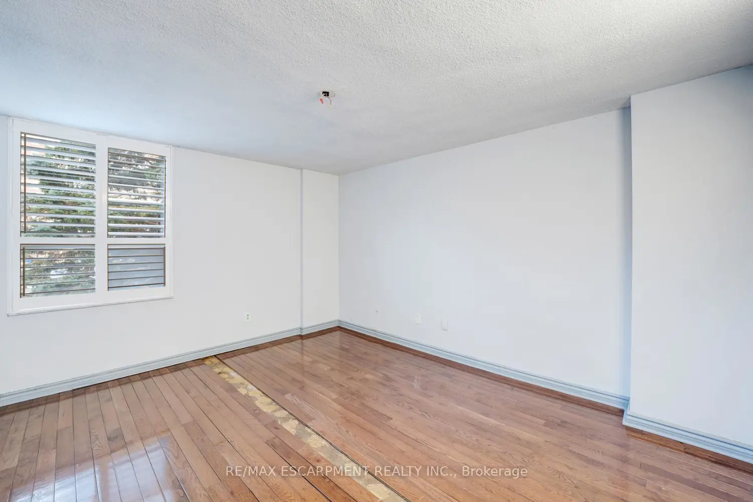 Additional image 11 of 10 Edgecliff Golfway 206