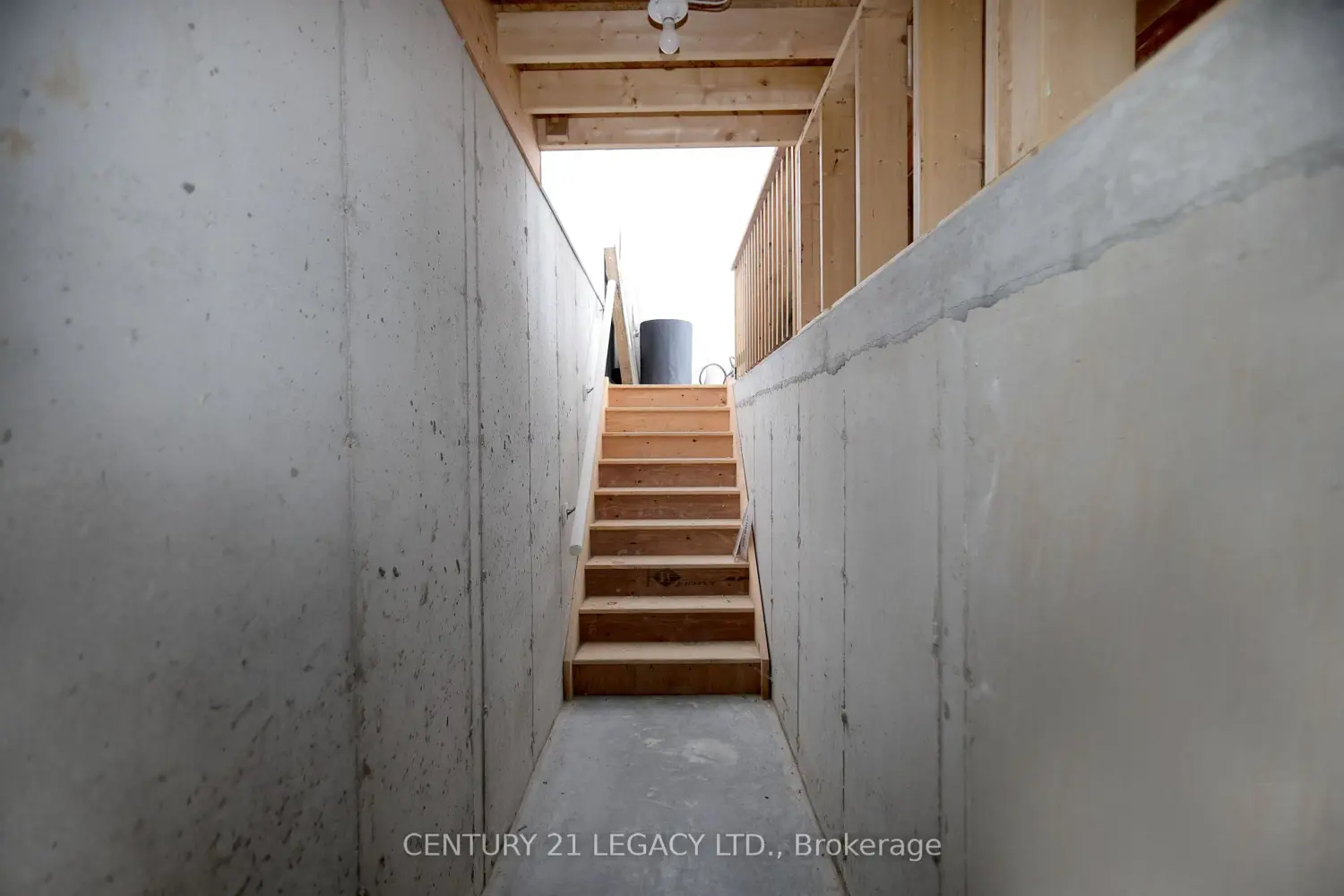 Additional image 19 of 675 Winchester Avenue