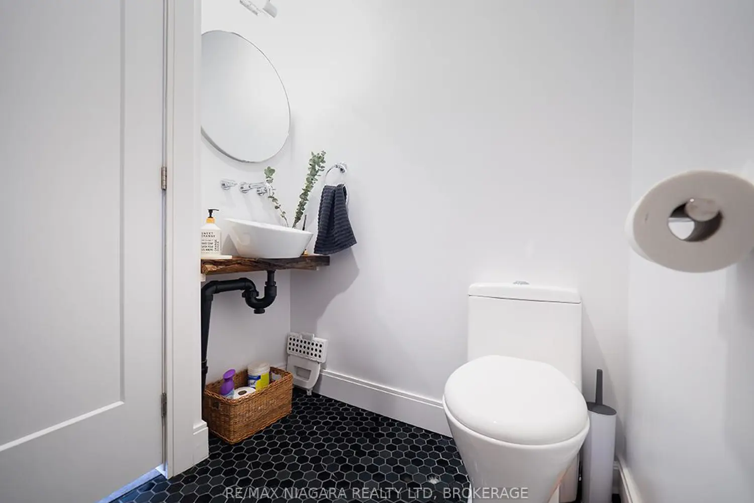 Additional image 12 of 1561 North Shore Drive