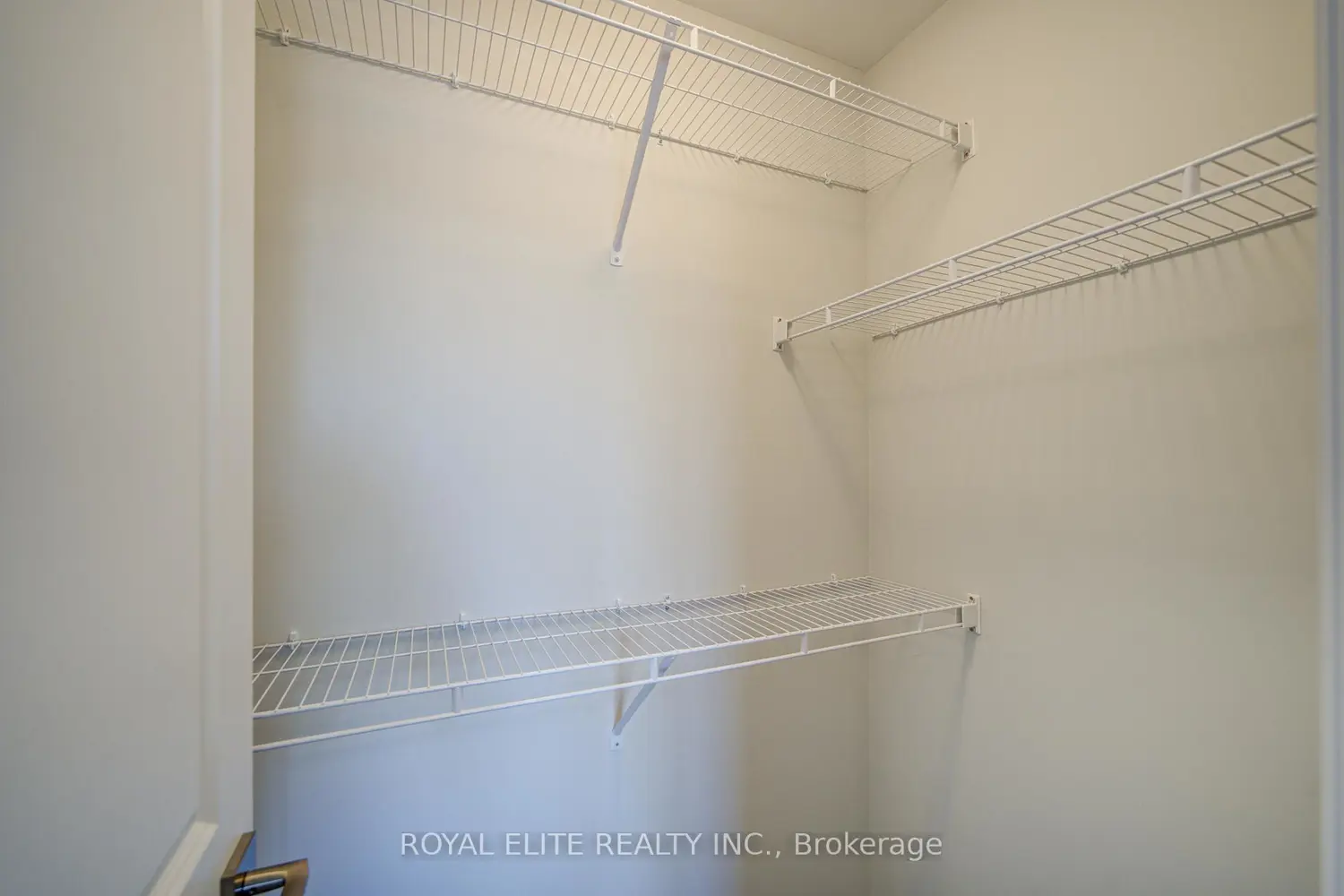 Additional image 10 of 13 Lilly's Court