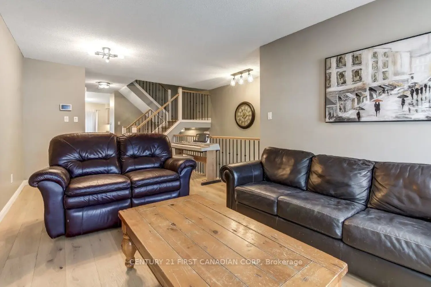609 Colborne Street 2 photo 3