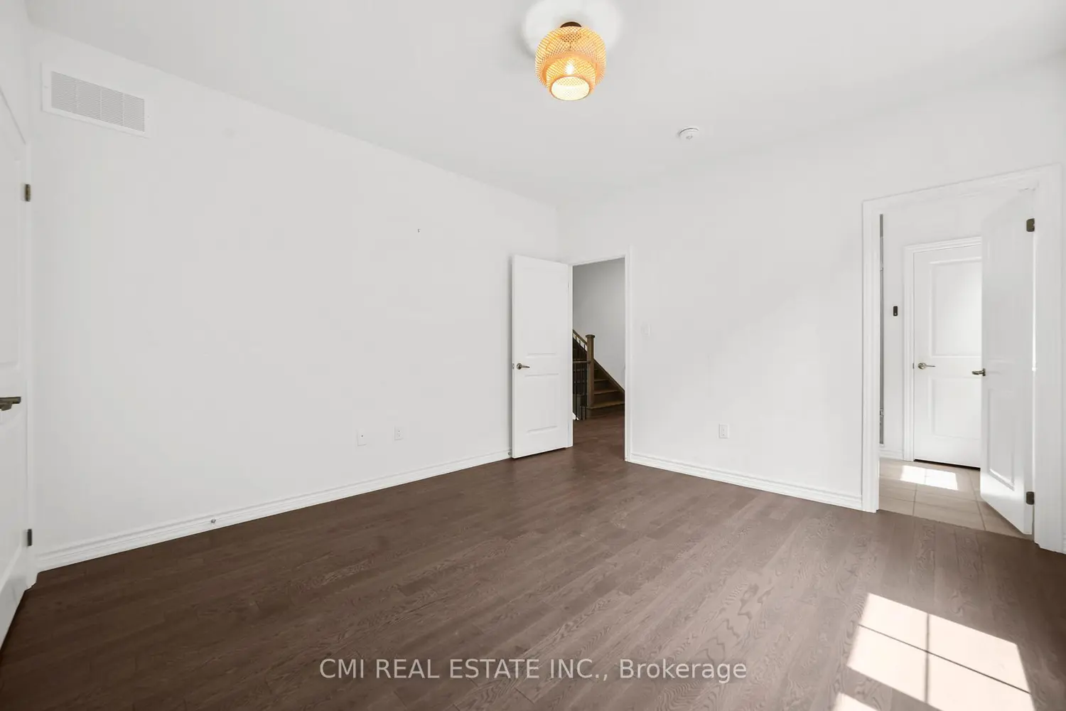 Additional image 15 of 3205 Mosley Street