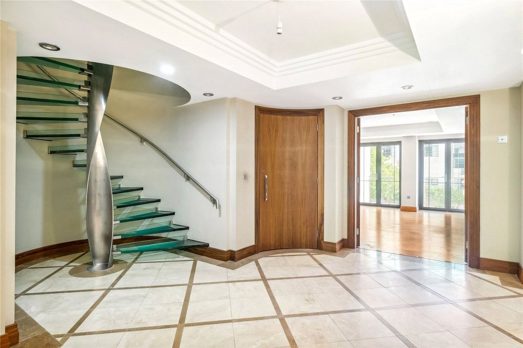 Additional image 2 of 3 bed flat to rentCharters Road, Ascot, Berkshire SL5