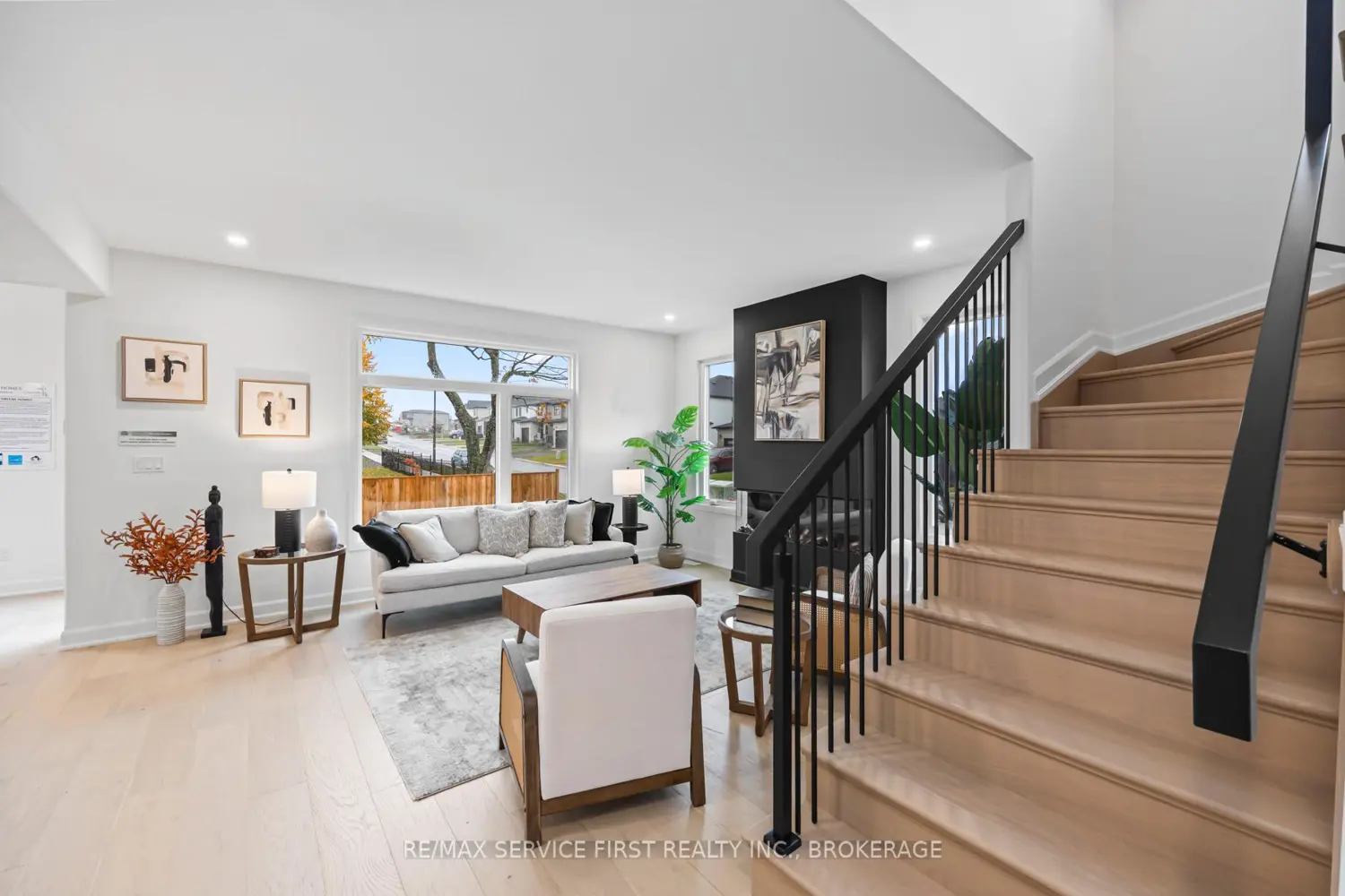 Additional image 3 of 1366 Woodfield Crescent