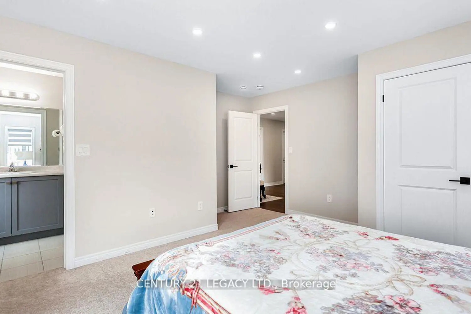 Additional image 18 of 35 Farringdon Crescent