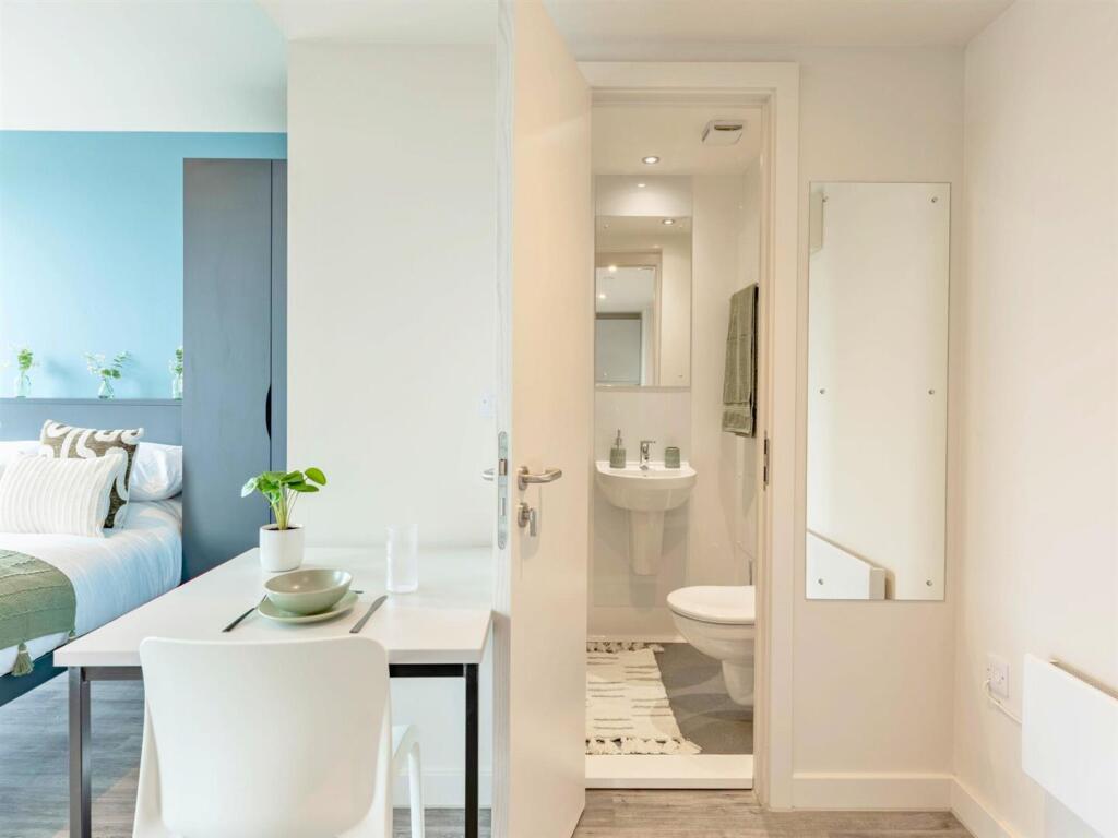 Additional image 11 of Birmingham | Student | September | B30