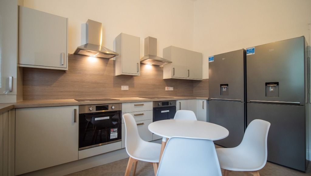 Additional image 2 of 7 bed flat to rentBank Street, Hillhead, Glasgow G12