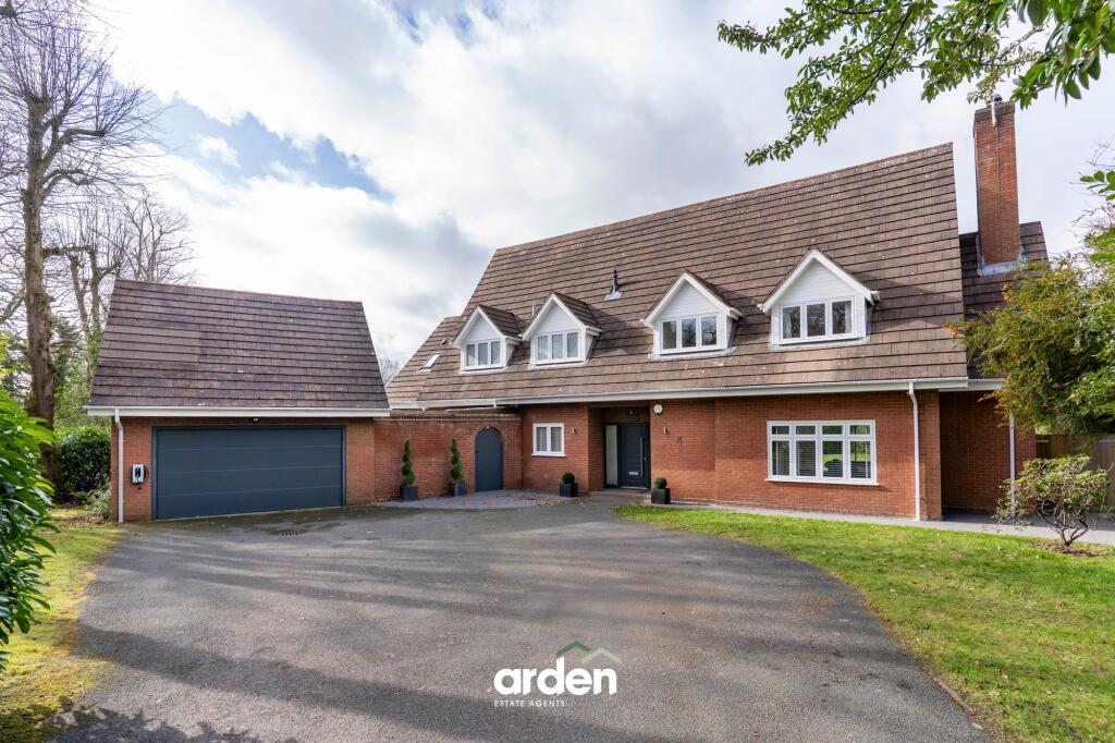 Hollyfield Drive, Barnt Green, B45