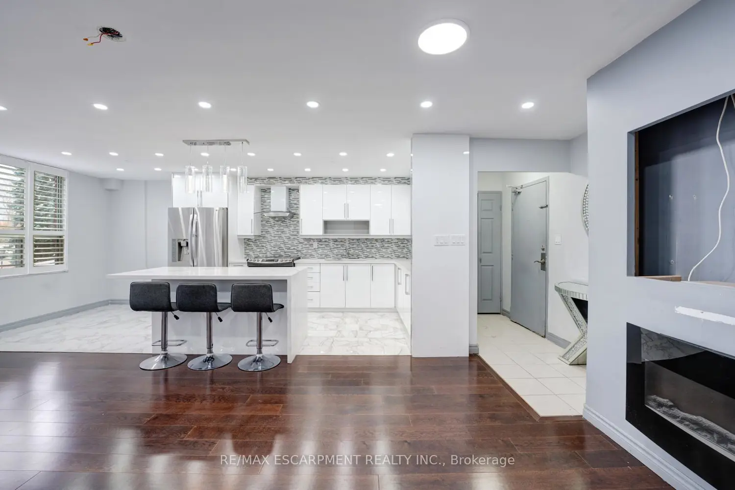 Additional image 5 of 10 Edgecliff Golfway 206