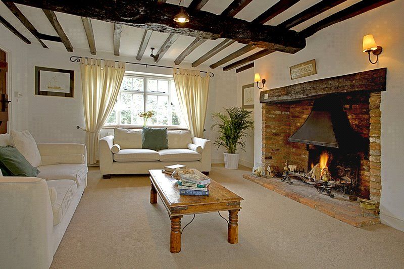 Additional image 4 of 4 bed detached house to rentSouthend, Henley-On-Thames, Oxfordshire RG9