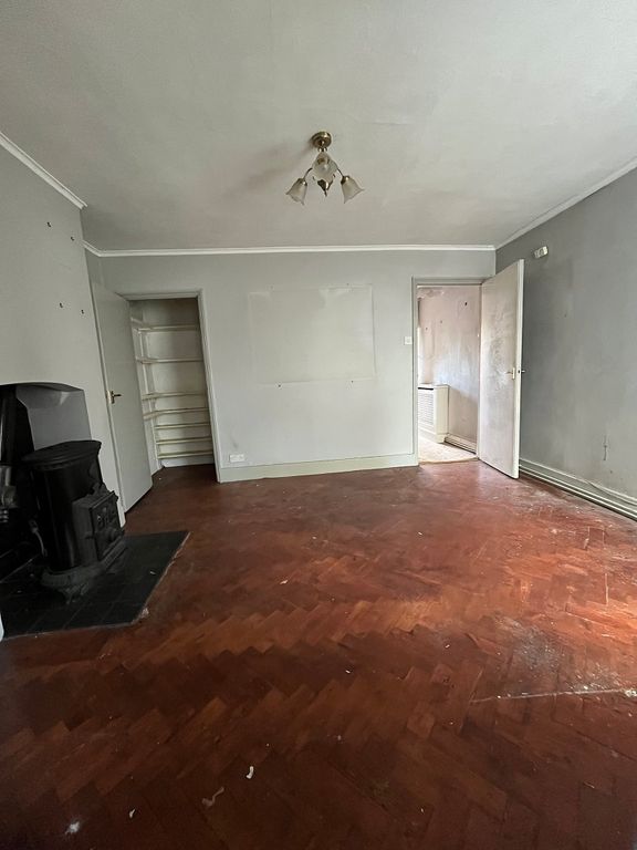 Additional image 3 of 2 bed semi-detached house to rentHavelock Road, Wokingham RG41