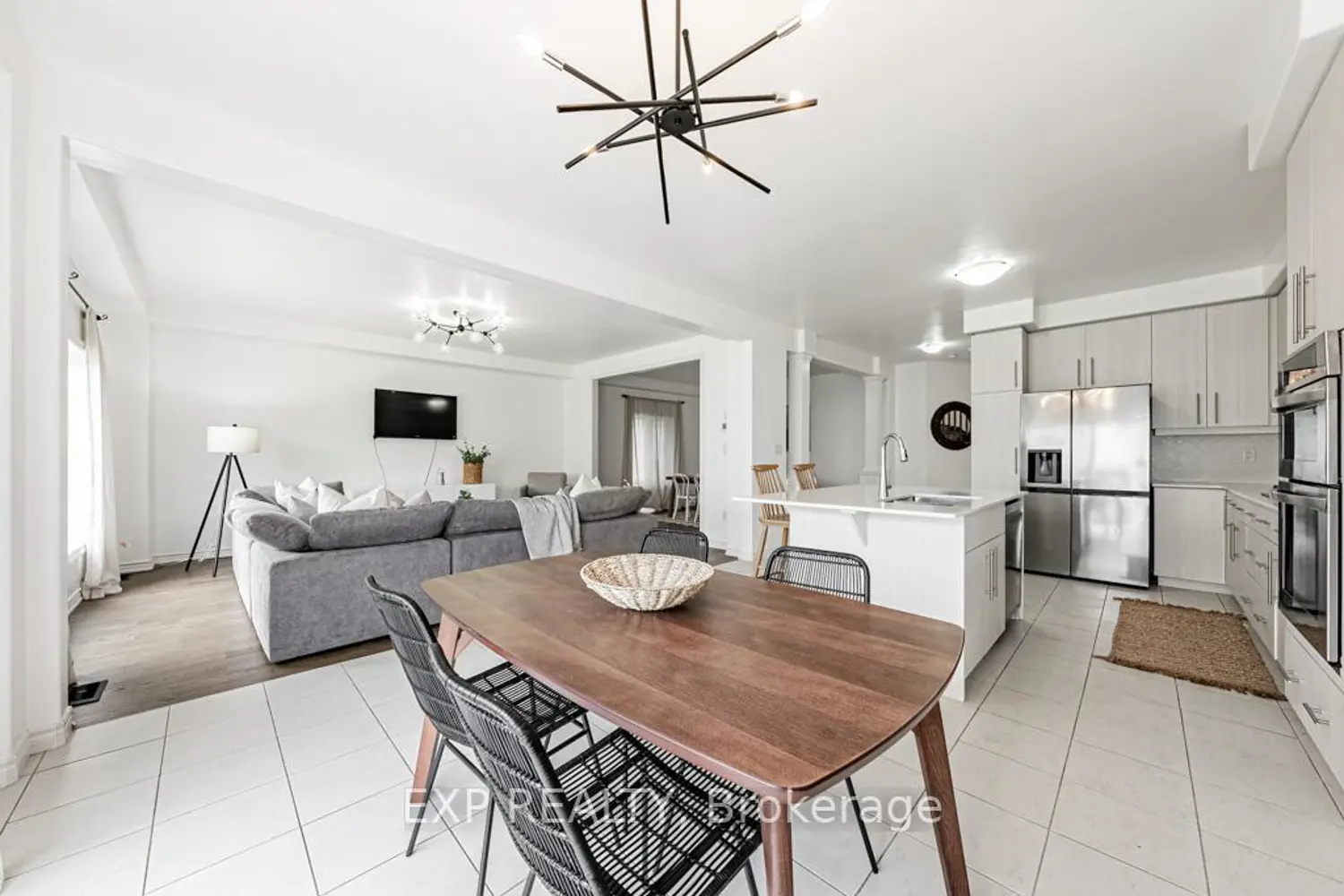 Additional image 6 of 462 Blackburn Drive