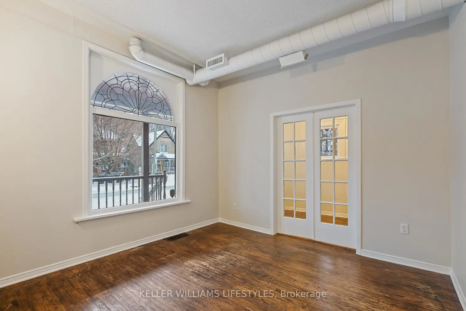 21 Elmwood Avenue photo 4