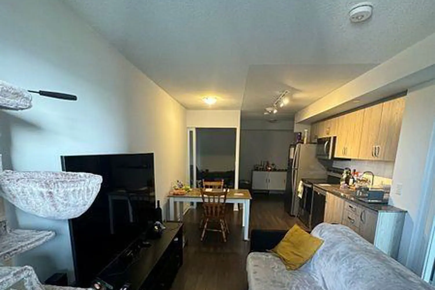 Additional image 7 of 20 Meadowglen Place 1610