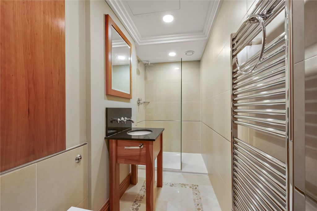 Additional image 8 of 2 bed flat to rentCharters Road, Ascot, Berkshire SL5