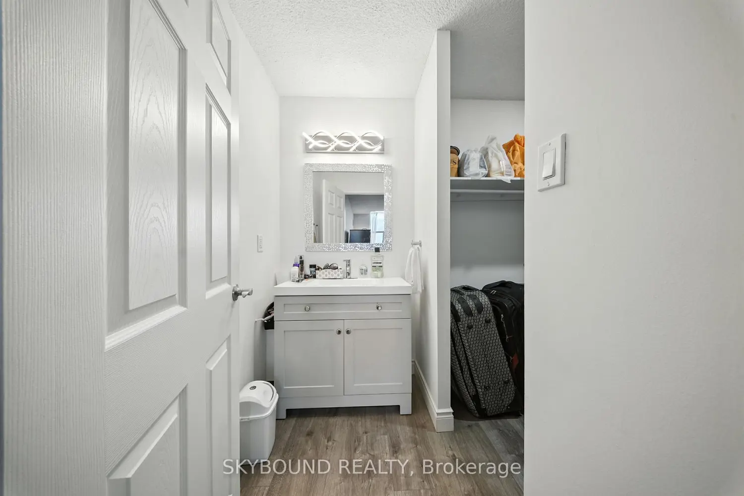 Additional image 16 of 355 Rathburn Road 1204