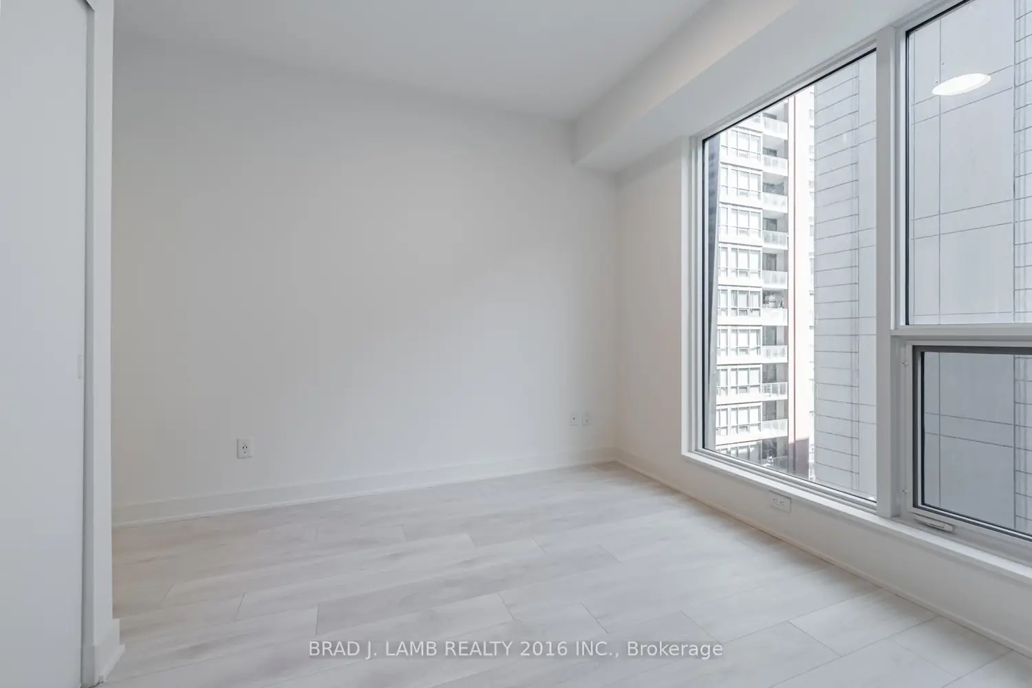 Additional image 10 of 15 Mercer Street 1307