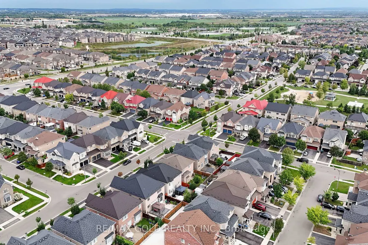 Additional image 19 of 35 Abitibi Lake Drive