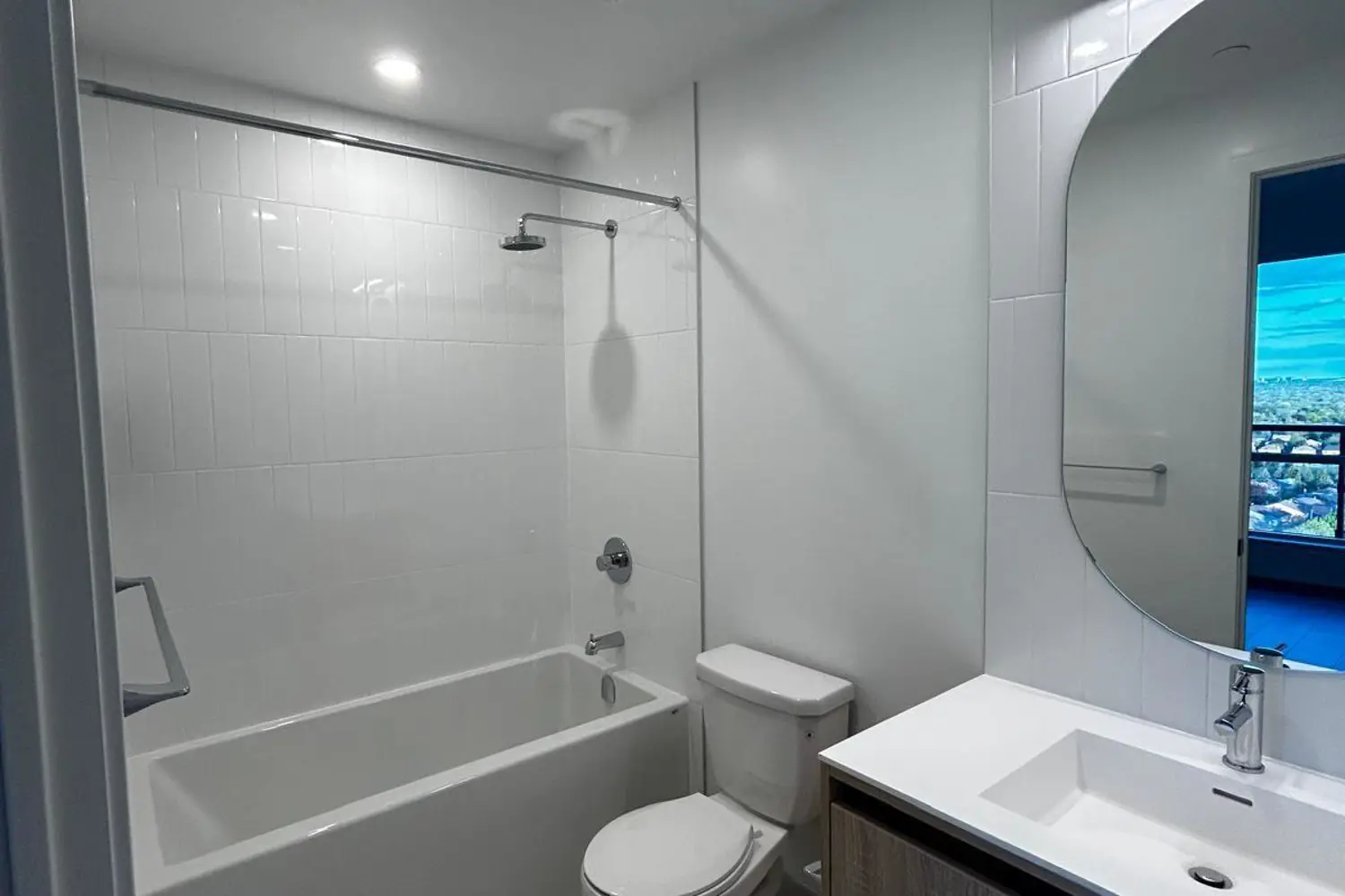 Additional image 9 of 7950 Bathurst Street 1807