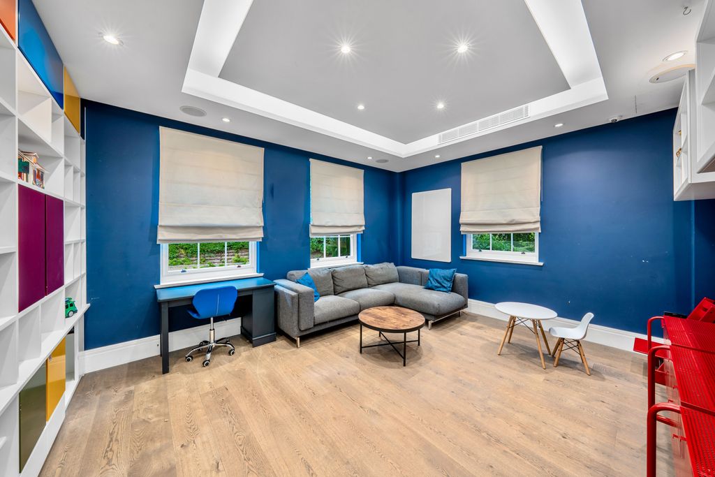 Additional image 10 of 6 bed detached house to rentLinden Road, Weybridge KT13