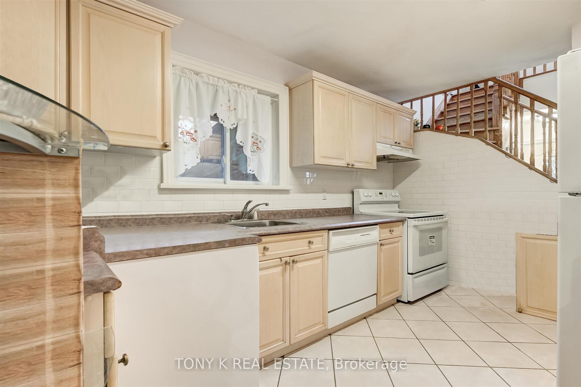 Additional image 3 of 14 Flora Drive, Toronto, ON, M1P 1A3