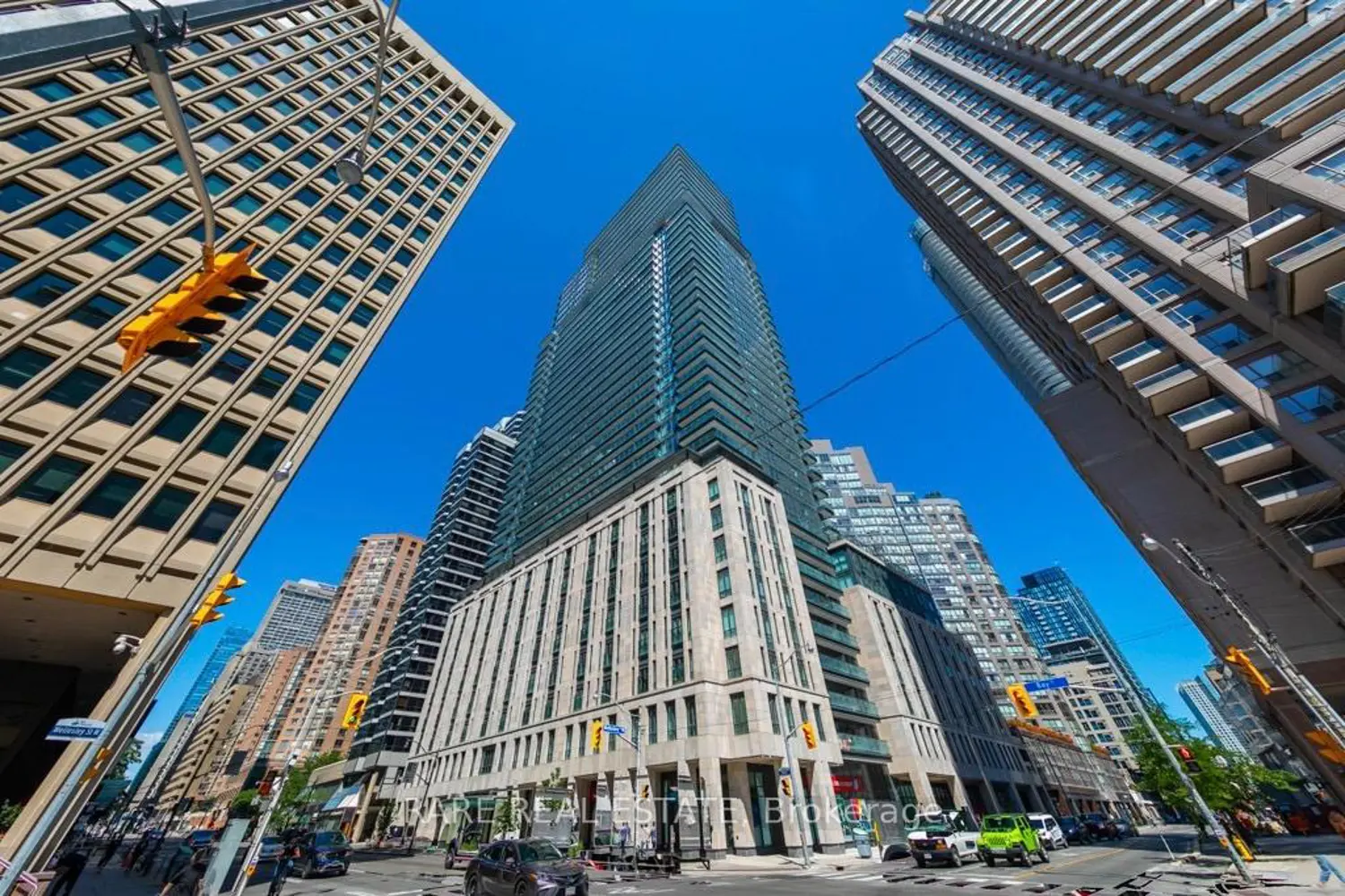 Additional image 12 of 955 Bay Street 1002