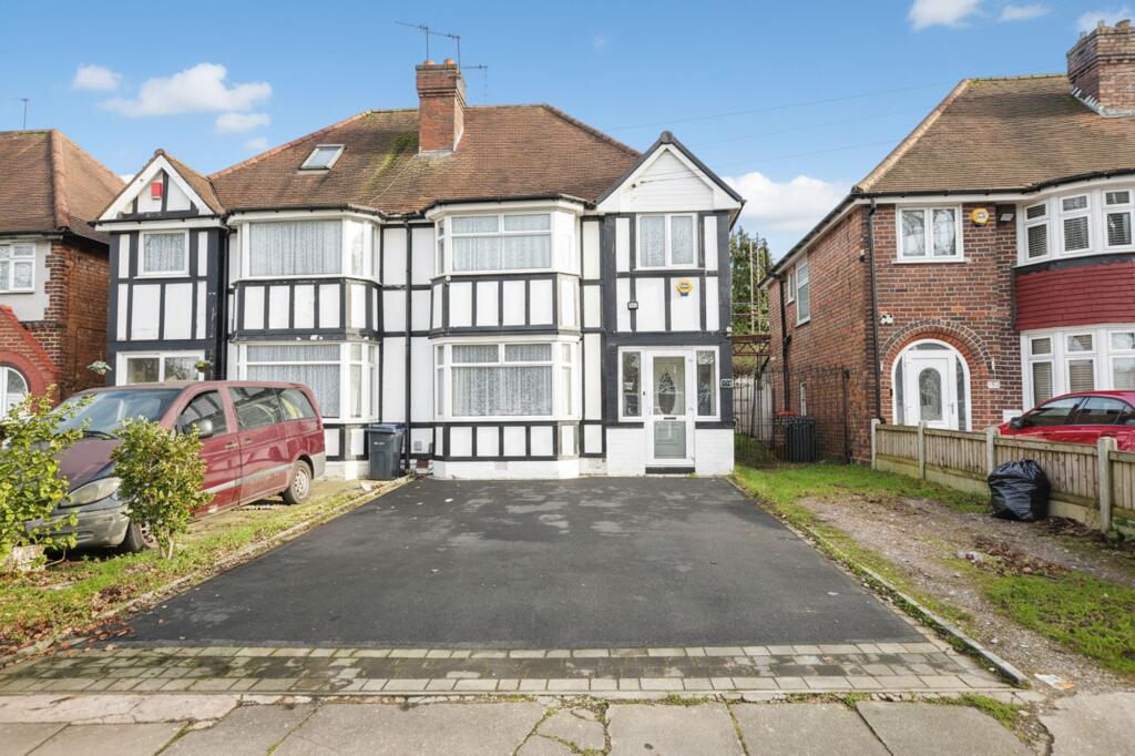 Fox Hollies Road, Hall Green, B28