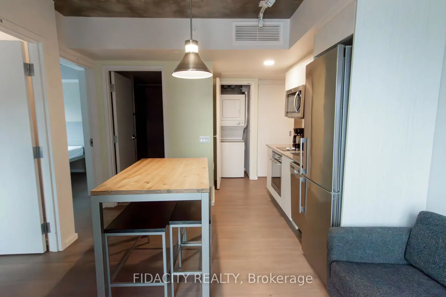 105 Champagne Avenue 1119 photo 5