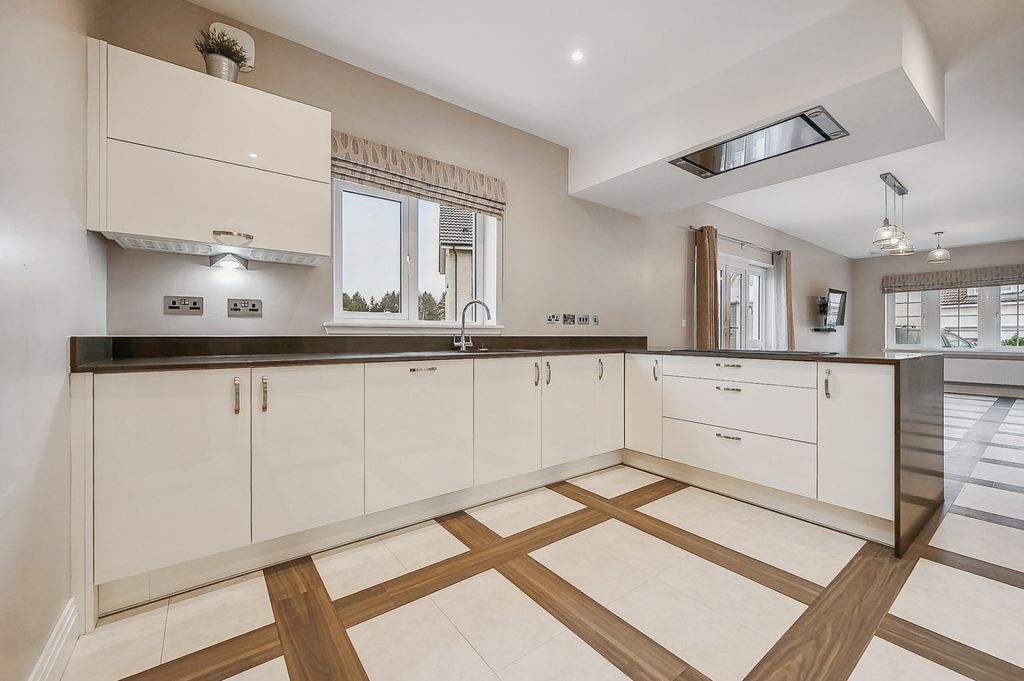 Additional image 9 of 5 bed detached house to rentDalgleish Drive, Bearsden, Glasgow G61