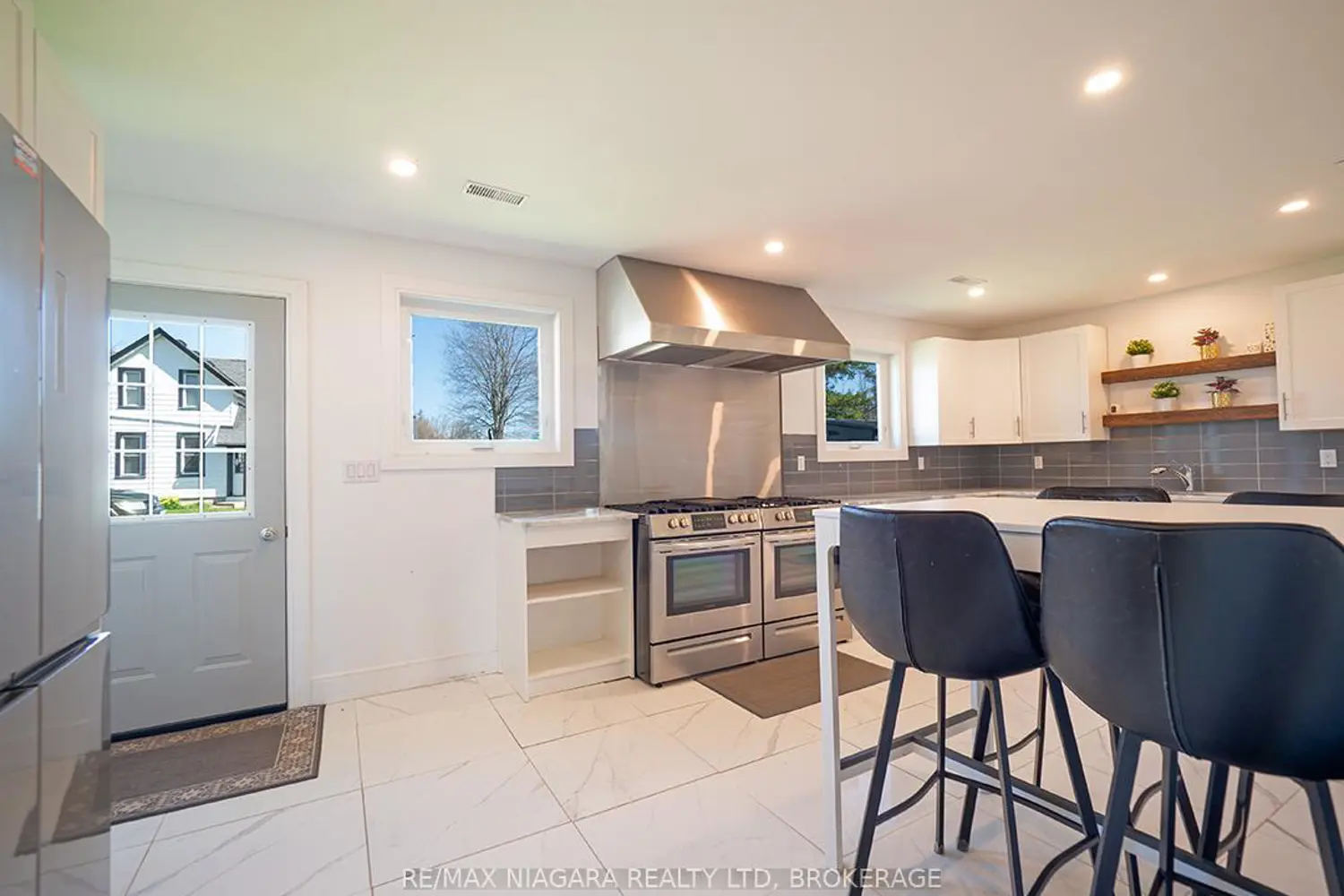 Additional image 9 of 1561 North Shore Drive