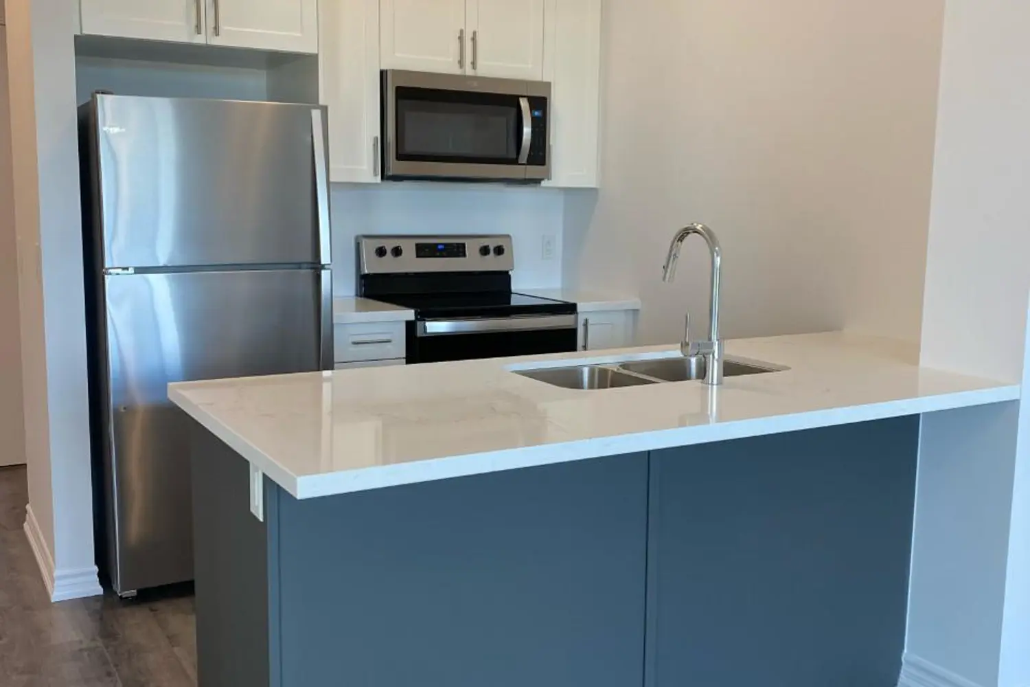 Additional image 4 of 5055 Greenlane Road 604