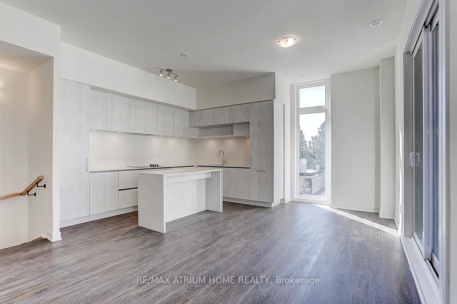 12 David Eyer Road 1103 photo 5