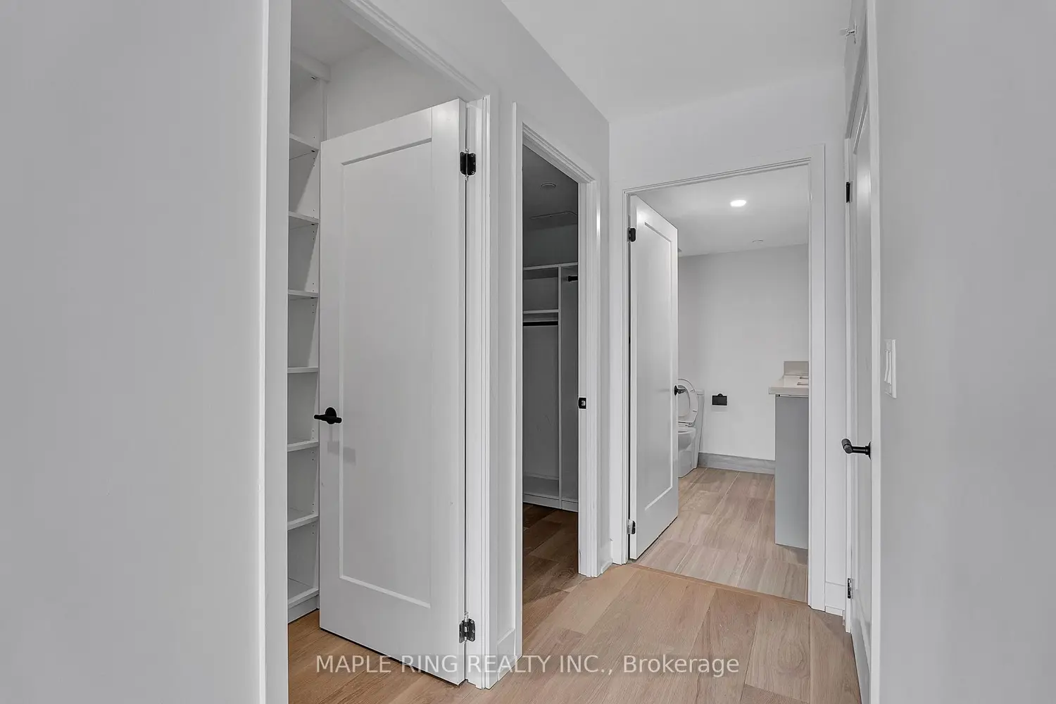 Additional image 6 of 2485 Taunton Road 118