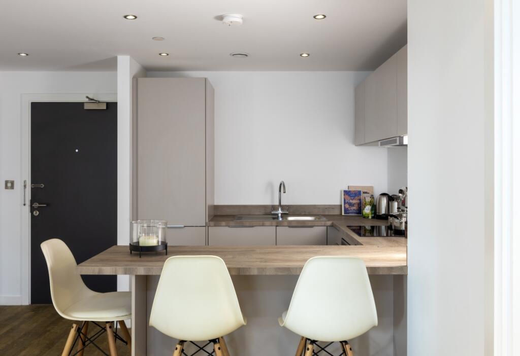 Allegro, Exchange Square B4