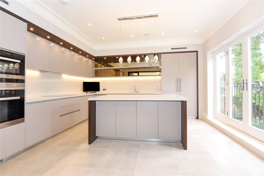 Additional image 6 of 3 bed flat to rentThe Ridge, Ridgemount Road, Sunningdale, Berkshire SL5
