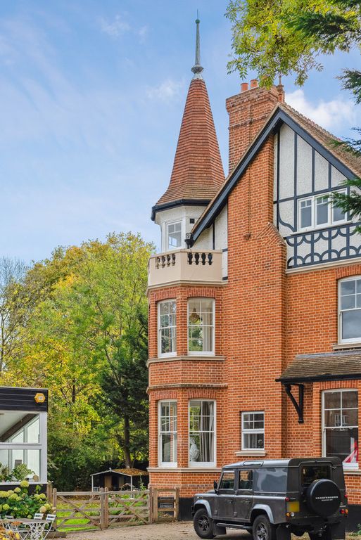 Additional image 50 of 6 bed detached house to rentBridge Road, East Molesey KT8