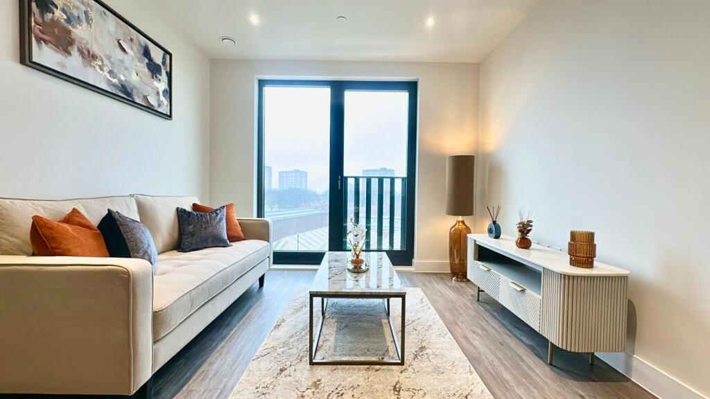 Additional image 8 of Brand New Show Home- Glasswater Locks, Birmingham, B4