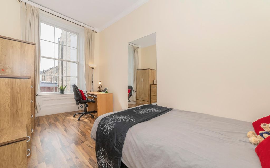 Additional image 4 of 7 bed flat to rentGranville Street, Glasgow G3