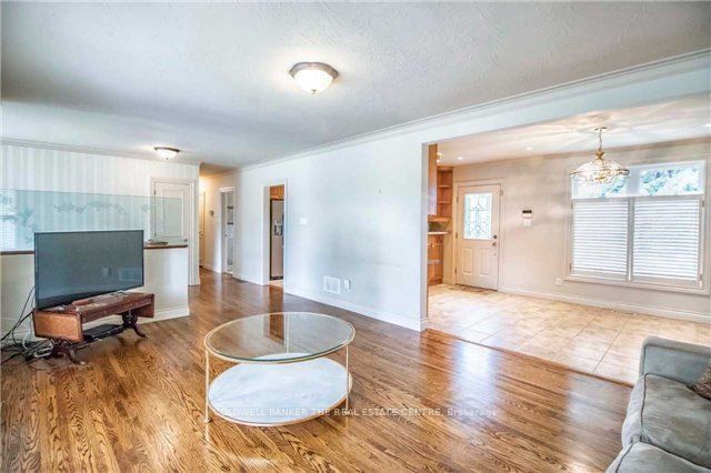 4 Orlon Crescent, Richmond Hill, ON, L4C 6S5 photo 5